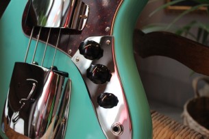 Fender "American Vintage II 1966 Jazz Bass, Sea Foam Green" 4, 10 KG