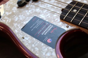 Fender “American Performer Mustang Bass, Aubergine,Rosewood “