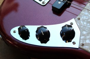 Fender “American Performer Mustang Bass, Aubergine,Rosewood “