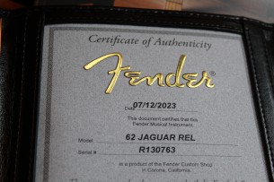 FENDER "Custom Shop Heavy Relic '62 Jaguar Matching Head Fiesta Red" HARDCASE