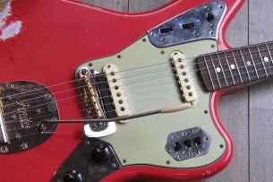 FENDER "Custom Shop Heavy Relic '62 Jaguar Matching Head Fiesta Red" HARDCASE