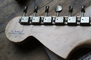 FENDER "Custom Shop Heavy Relic '62 Jaguar Matching Head Fiesta Red" HARDCASE