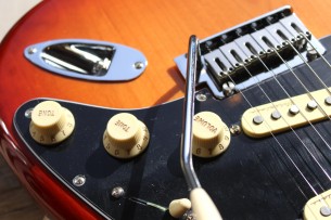 FENDER "Player Plus Stratocaster, Sienna Sunburst, Pau Ferro" GIGBAG, 3, 59 KG