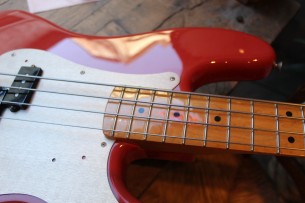 FENDER "Classic Series Precision Fiesta Red 2014"