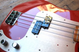 FENDER "Classic Series Precision Fiesta Red 2014"