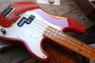 FENDER "Classic Series Precision Fiesta Red 2014"