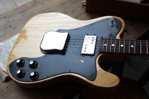 FENDER "Custom Shop Limited Edition '70S Tele - Relic - Aged Natural" HARDCASE & PAPERS, 3, 11 KG