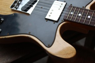 FENDER "Custom Shop Limited Edition '70S Tele - Relic - Aged Natural" HARDCASE & PAPERS, 3, 11 KG
