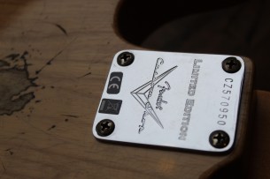 FENDER "Custom Shop Limited Edition '70S Tele - Relic - Aged Natural" HARDCASE & PAPERS, 3, 11 KG