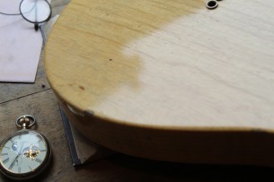 FENDER "Custom Shop Limited Edition '70S Tele - Relic - Aged Natural" HARDCASE & PAPERS, 3, 11 KG