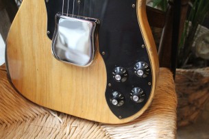 FENDER "Custom Shop Limited Edition '70S Tele - Relic - Aged Natural" HARDCASE & PAPERS, 3, 11 KG