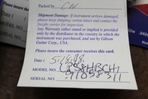 GIBSON "Les Paul Standard Honey Burst Original of 1998" PAPERS & HARDCASE, 4, 56 KG