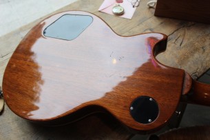 GIBSON "Les Paul Standard Honey Burst Original of 1998" PAPERS & HARDCASE, 4, 56 KG