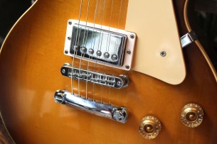 GIBSON "Les Paul Standard Honey Burst Original of 1998" PAPERS & HARDCASE, 4, 56 KG