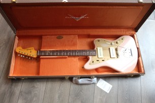 FENDER "Custom Shop Limited Edition '59 250K Jazzmaster Journeyman Relic Super Faded Aged Shell Pink"