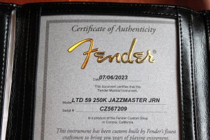 FENDER "Custom Shop Limited Edition '59 250K Jazzmaster Journeyman Relic Super Faded Aged Shell Pink"