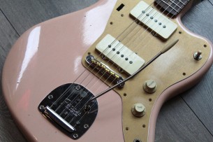 FENDER "Custom Shop Limited Edition '59 250K Jazzmaster Journeyman Relic Super Faded Aged Shell Pink"