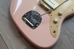 FENDER "Custom Shop Limited Edition '59 250K Jazzmaster Journeyman Relic Super Faded Aged Shell Pink"
