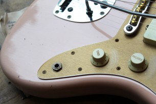 FENDER "Custom Shop Limited Edition '59 250K Jazzmaster Journeyman Relic Super Faded Aged Shell Pink"