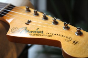 FENDER "Custom Shop Limited Edition '59 250K Jazzmaster Journeyman Relic Super Faded Aged Shell Pink"