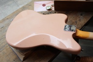 FENDER "Custom Shop Limited Edition '59 250K Jazzmaster Journeyman Relic Super Faded Aged Shell Pink"