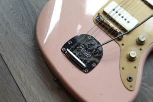 FENDER "Custom Shop Limited Edition '59 250K Jazzmaster Journeyman Relic Super Faded Aged Shell Pink"