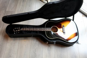 GIBSON "J-45 Standard Finish Vintage Sunburst with Hardcase" GIBSON "J-45 Standard Finish Vintage Sunburst with Hardcase"