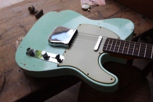 FENDER "Custom Limited 1961 Telecaster Relic Fade Aged Surf Green" HARDCASE, LIMITED