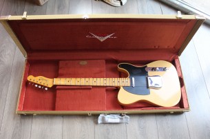FENDER "Limited Edition '53 Telecaster Journeyman Relic, Aged Nocaster Blonde" HARDCASE
