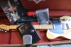 FENDER "Limited Edition '53 Telecaster Journeyman Relic, Aged Nocaster Blonde" HARDCASE