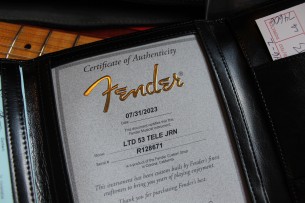 FENDER "Limited Edition '53 Telecaster Journeyman Relic, Aged Nocaster Blonde" HARDCASE