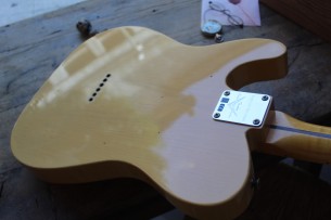 FENDER "Limited Edition '53 Telecaster Journeyman Relic, Aged Nocaster Blonde" HARDCASE