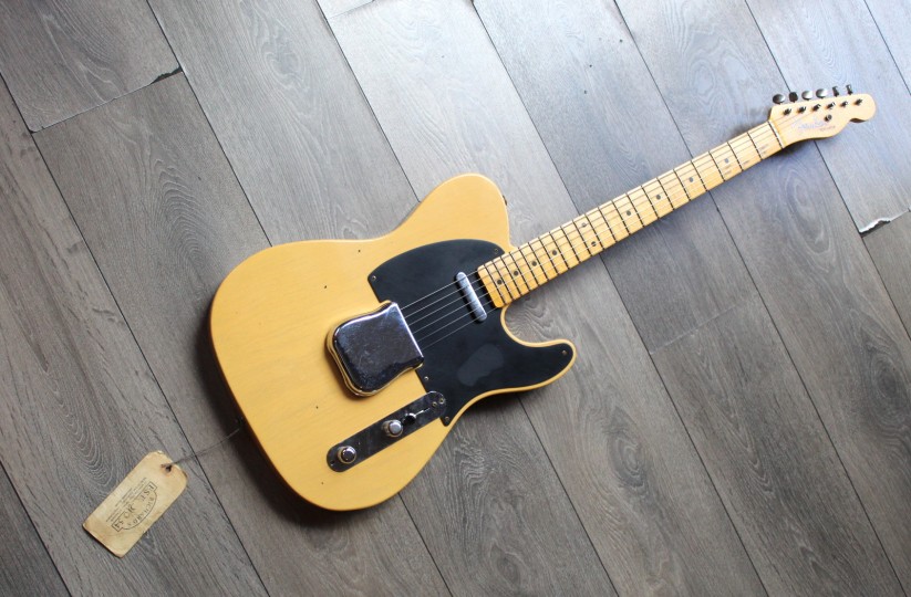 FENDER "Limited Edition '53 Telecaster Journeyman Relic, Aged Nocaster Blonde" HARDCASE