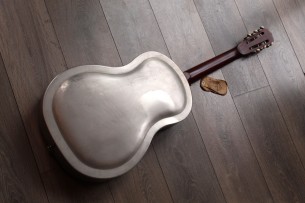 REPUBLIC "Tricone Classic Relic Nickel" HARDCASE