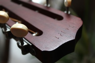 REPUBLIC "Tricone Classic Relic Nickel" HARDCASE