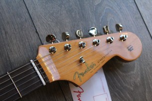 FENDER "Vintera II '60s Stratocaster, 3 Color Sunburst, Slab Rosewood" GIGBAG, 3, 50 KG