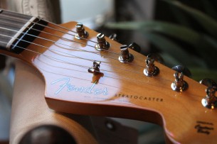 FENDER "Vintera II '60s Stratocaster, 3 Color Sunburst, Slab Rosewood" GIGBAG, 3, 50 KG