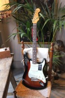 FENDER "Vintera II '60s Stratocaster, 3 Color Sunburst, Slab Rosewood" GIGBAG, 3, 50 KG