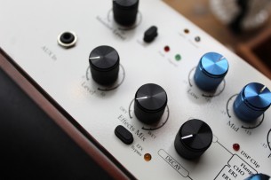 EAE "A1-58 120W Lithium Battery Powered Acoustic Amp"