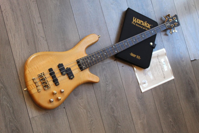 WARWICK "Streamer Stage I - Handcrafted in Germany 2012" HARDCASE, 4, 03 KG