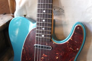 FENDER "Custom Shop Limited Edition '64 Tele Relic Aged Ocean Turquoise" HARDCASE, 3, 39 KG