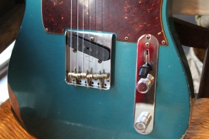 FENDER "Custom Shop Limited Edition '64 Tele Relic Aged Ocean Turquoise" HARDCASE, 3, 39 KG