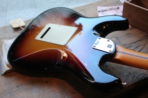 FENDER "American Ultra Stratocaster, Maple, Ultraburst"