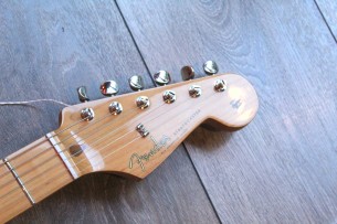 FENDER "Vintera '50s Stratocaster Modified, Two Tone Sunburst"