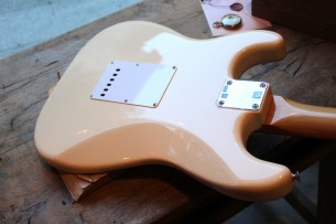 Fender "Limited Vintera 60 Strat, Matched Head, Vintage White"