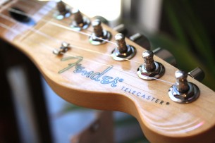 Fender "Limited Edition Player Telecaster, Maple Fingerboard, Pacific Peach"