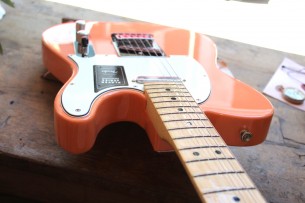 Fender "Limited Edition Player Telecaster, Maple Fingerboard, Pacific Peach"