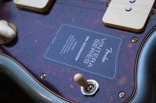 FENDER "Jazzmaster Vintera® '60s Jazzmaster®Ice Blue Metallic, Matched Head" GIG BAG FENDER "Jazzmaster Vintera® '60s Jazzmaster®Ice Blue Metallic, Matched Head" GIG BAG