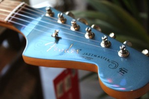 FENDER "Jazzmaster Vintera® '60s Jazzmaster®Ice Blue Metallic, Matched Head" GIG BAG FENDER "Jazzmaster Vintera® '60s Jazzmaster®Ice Blue Metallic, Matched Head" GIG BAG