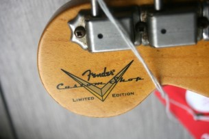 Fender "Custom Shop 60s Stratocaster "Binding Neck" Heavy Relic Lake Placid Blue over Sunburst"